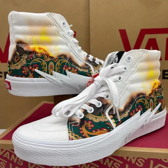 Vans WMNS Sk8-Hi Bolt (Big Reveal) True White/P Sneakers
VN0A5JIVAZQ - Picture 9 of 16